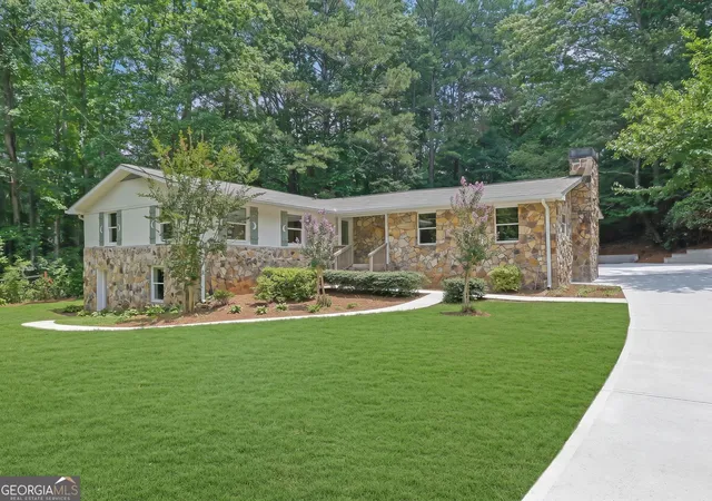 Photo 3 of Single family home for sale at 2270 Addison Rd Ne, Marietta, GA 30066 | MLS# 10798477 | Listing updated on 2026-09-13