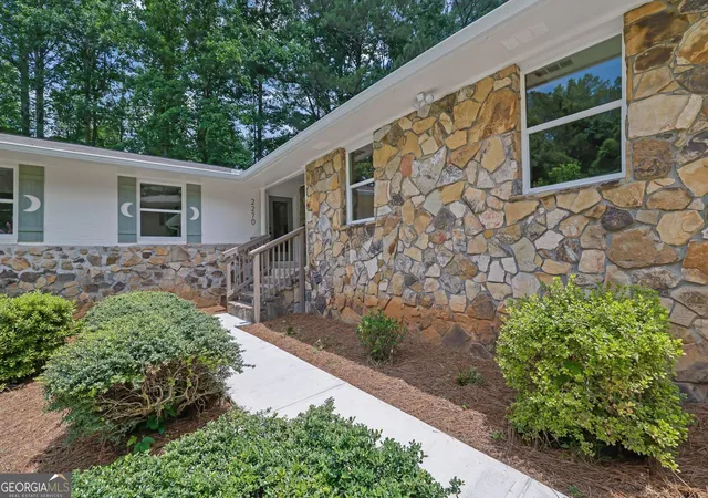 Photo 3 of Single family home for sale at 2270 Addison Rd NE, Marietta, GA 30066 | MLS# 10798477 | Listing updated on 2026-09-13