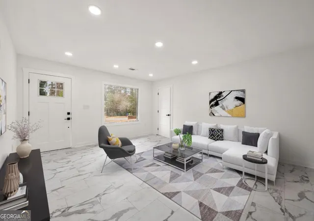 Photo 2 of Single family home for sale at 641 Hamilton E Holmes Dr Nw, Atlanta, GA 30318 | MLS# 10823349 | Listing updated on 2026-08-31