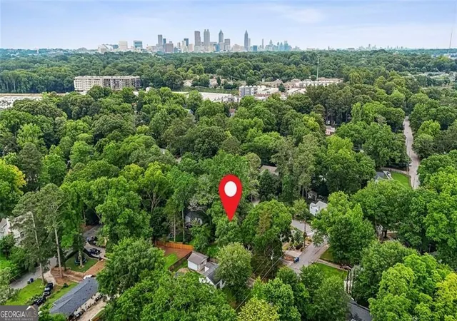 3rd image of 709 Francis Pl Se, Atlanta, GA 30318 | MLS# 10776101