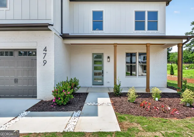 Photo 3 of Single family home for sale at 479 Majestic Oaks Pl, Smyrna, GA 30082 | MLS# 10809306 | Listing updated on 2026-08-03
