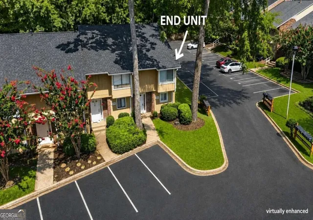 Townhouse for sale at 2000 Stratford Pl SE, Marietta, GA 30067 | MLS# 10830011