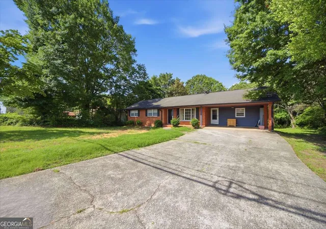 Photo 3 of Single family home for sale at 870 American Legion Rd NE, Conyers, GA 30012 | MLS# 10781531 | Listing updated on 2026-06-22