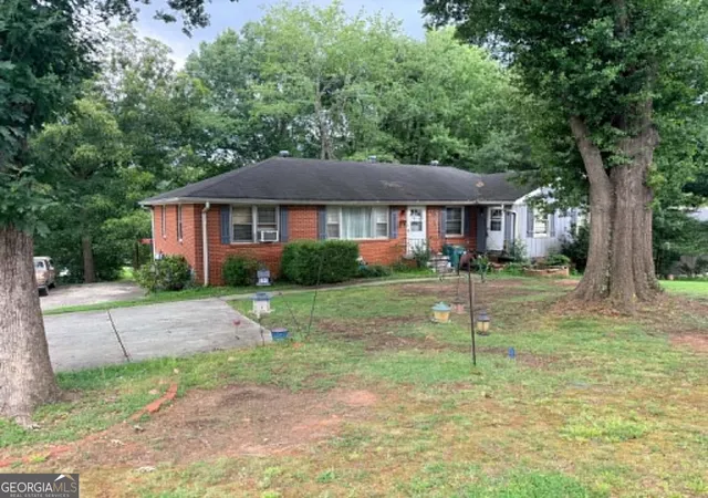 1st image of 2195 Trailwood Dr Se, Smyrna, GA 30080 | MLS# 10824485