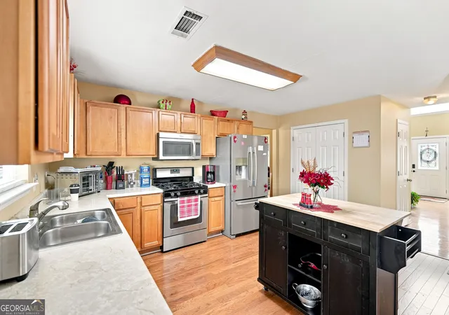 Photo 4 of Single family home for sale at 590 Buckingham Ter, Fairburn, GA 30213 | MLS# 10817018 | Listing updated on 2026-09-15