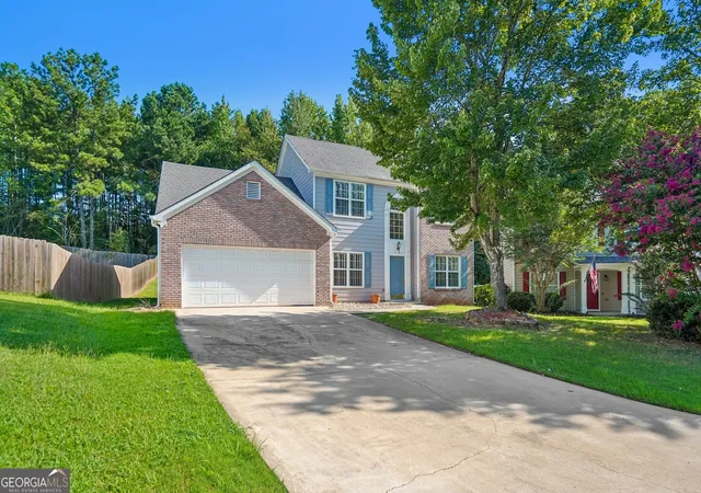 Photo 2 of Single family home for sale at 382 Silverthorn, Marietta, GA 30064 | MLS# 10830900 | Listing updated on 2026-09-16