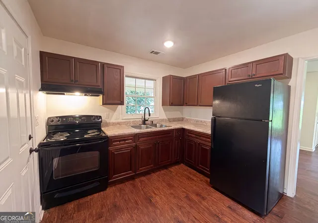 2nd image of 856 Glenway Dr, East Point, GA 30344 | MLS# 10809309