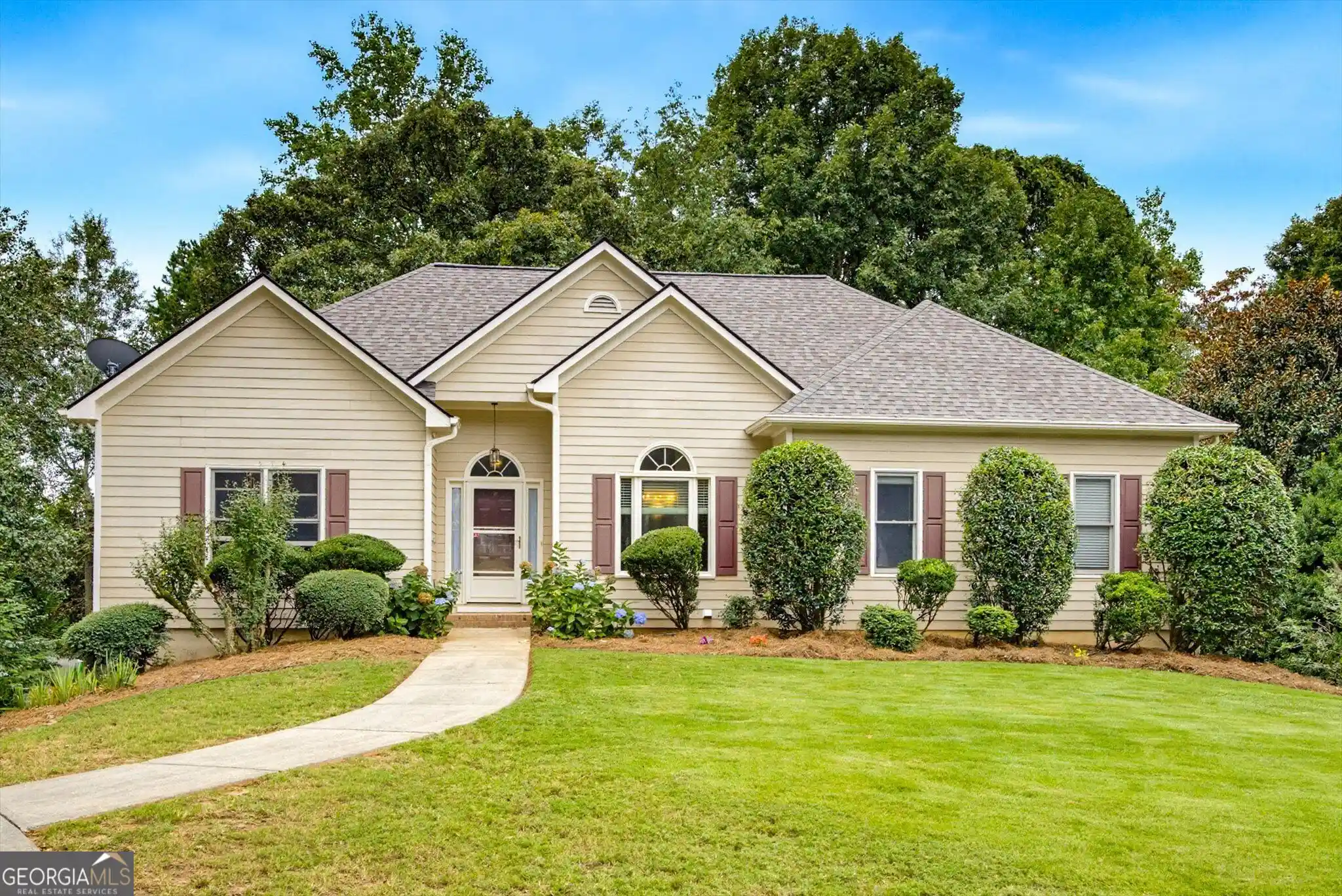 Photo 1 of Single family home for sale at 4090 Chestnut Springs Ct, Cumming, GA 30041 | MLS# 10850762 | Listing updated on 2026-10-18