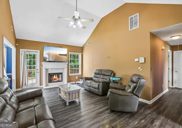 Photo 3 of Single family home for sale at 25 Sunset Ridge Dr, Newnan, GA 30263 | MLS# 10826400 | Listing updated on 2026-09-19