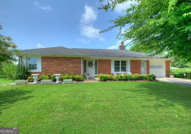 1st image of 210 Lavista Dr, Blue Ridge, GA 30513 | MLS# 10816863