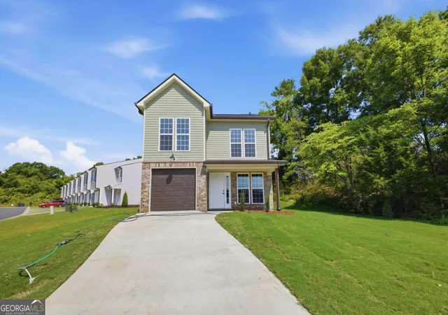 Photo 1 of Single family home for sale at 305 Legacy Ln, Calhoun, GA 30701 | MLS# 10827090 | Listing updated on 2026-09-14