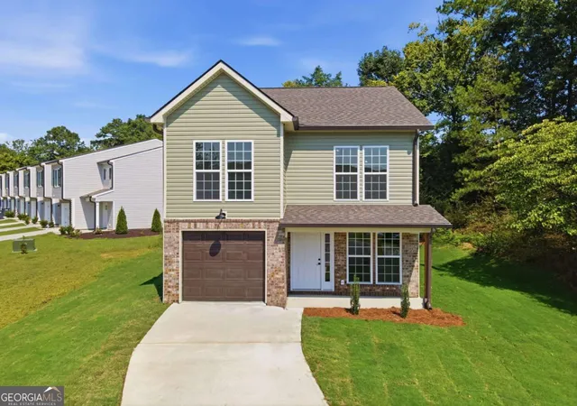Photo 2 of Single family home for sale at 305 Legacy Ln, Calhoun, GA 30701 | MLS# 10827090 | Listing updated on 2026-09-14