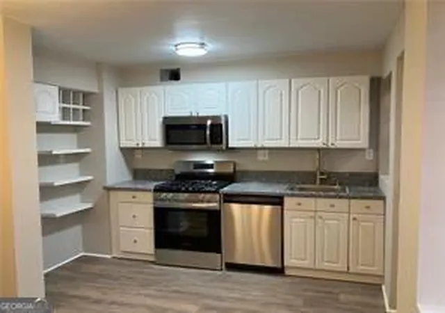 Listing Photo 4 - Condo for sale in building located at 1148 Briarcliff Rd NE, Atlanta, GA 30306 - Unit #1