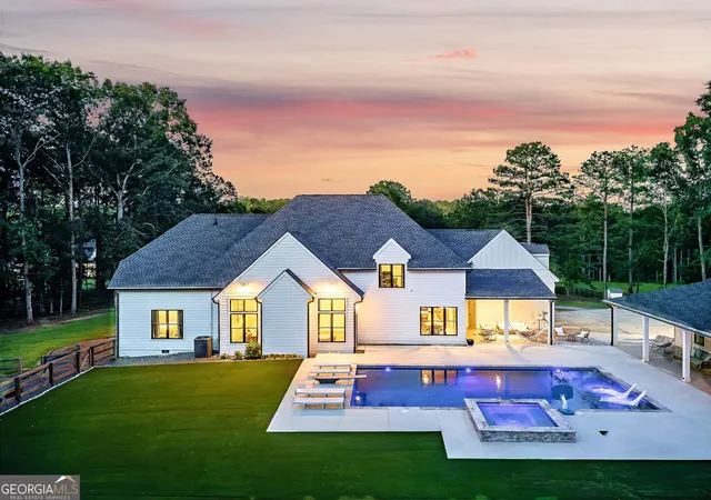 Photo 3 of Mansion for sale at 583 Padgett Rd, Senoia, GA 30276 | MLS# 10799724 | Listing updated on 2026-09-30