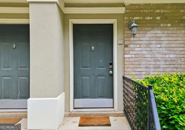 Photo 3 of Condo for sale at 6900 Roswell Rd #L2, Sandy Springs, GA 30328 | MLS# 10792837 | Listing updated on 2026-07-09