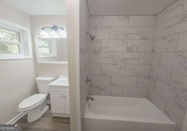 Photo 4 of Single family home for sale at 4390 Glenwood Pkwy, Decatur, GA 30032 | MLS# 10830336 | Listing updated on 2026-09-04