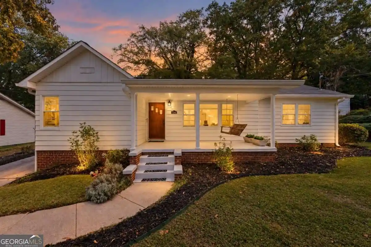 Single family home for sale at 1346 NW Longview Dr, Gainesville, GA 30501 | MLS# 10881373