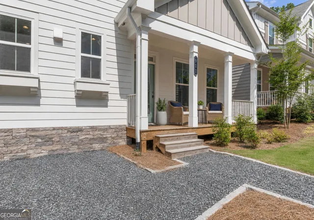 Photo 2 of Single family home for sale at 911 East Green Ln, Clarkston, GA 30021 | MLS# 10725183 | Listing updated on 2026-08-26