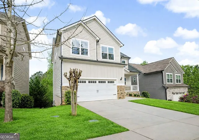 Photo 3 of Single family home for sale at 67 Seabiscuit Cour, Newnan, GA 30263 | MLS# 10822935 | Listing updated on 2026-10-06
