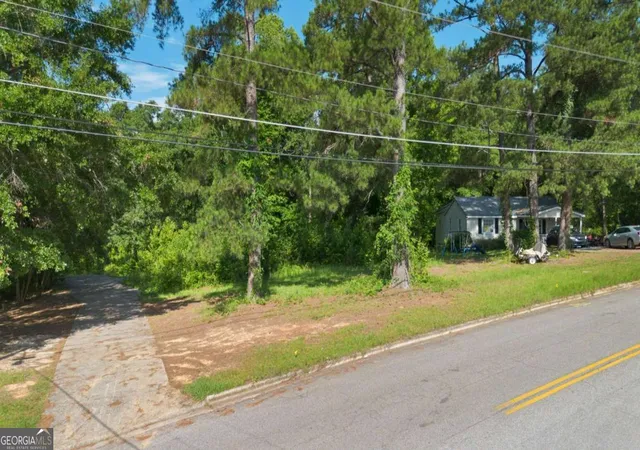 Homes for sale in Milledgeville, GA | 2420 Grandview Dr Ne, Milledgeville, GA 31061 | MLS# 10800601