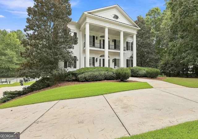 Photo 2 of Single family home for sale at 1305 Layor Ct, Peachtree City, GA 30269 | MLS# 10834954 | Listing updated on 2026-09-11