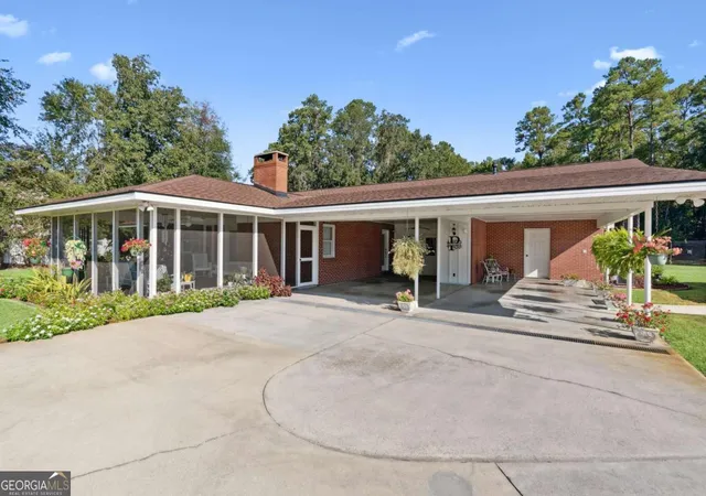 2nd image of 435 Chapel Crossing Rd, Brunswick, GA 31525 | MLS# 10607395