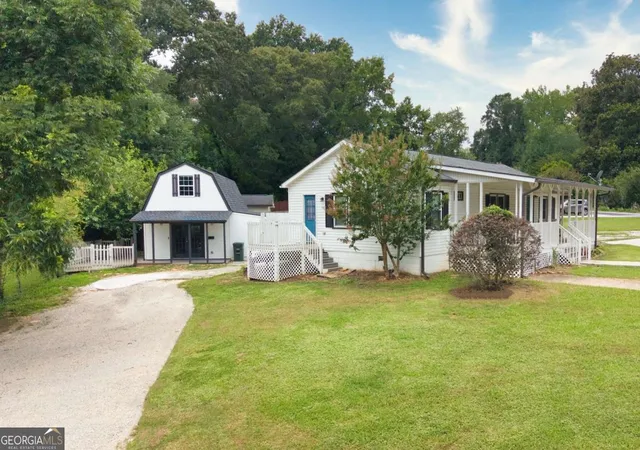 2nd image of 1142 Barnes Mill Rd, Marietta, GA 30062 | MLS# 10798858
