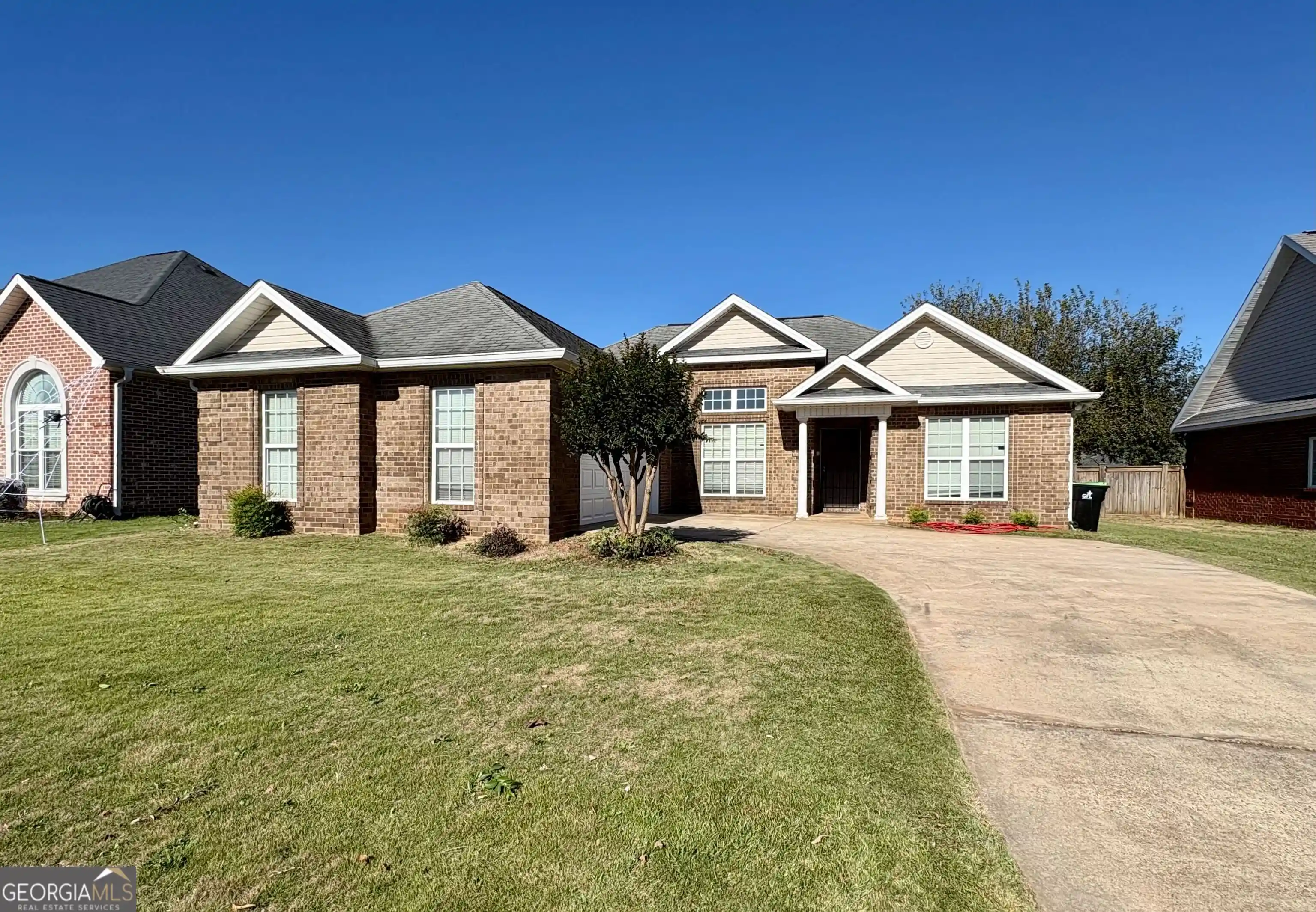 Photo 1 of Single family home for sale at 502 Manchester Ln, Byron, GA 31008 | MLS# 10876787 | Listing updated on 2026-10-23