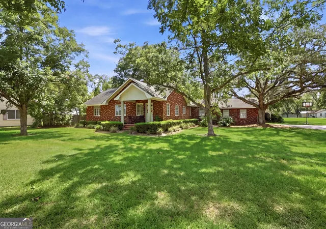 Photo 2 of Sale Pending at 513 N Caswell St, Glennville, GA 30427 | MLS# 10811227 | Listing updated on 2026-08-13