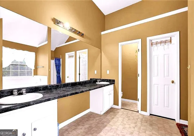 4th image of 6031 Hitt Lake Ct, Stone Mountain, GA 30087 | MLS# 10716039