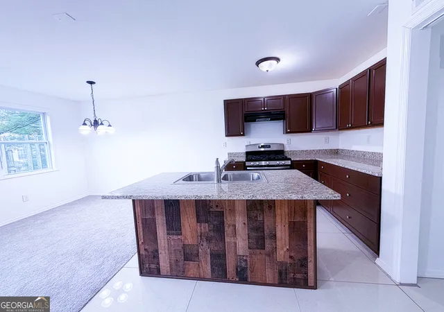 Listing Photo 5 - Condo for sale in building located at 2113 Pine Tree Trl, Atlanta, GA 30349