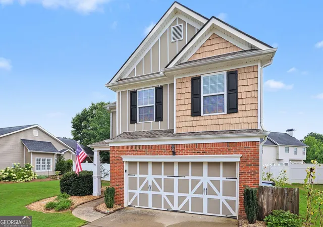 Photo 2 of Single family home for sale at 211 Meadow Run, Carrollton, GA 30116 | MLS# 10813389 | Listing updated on 2026-09-12