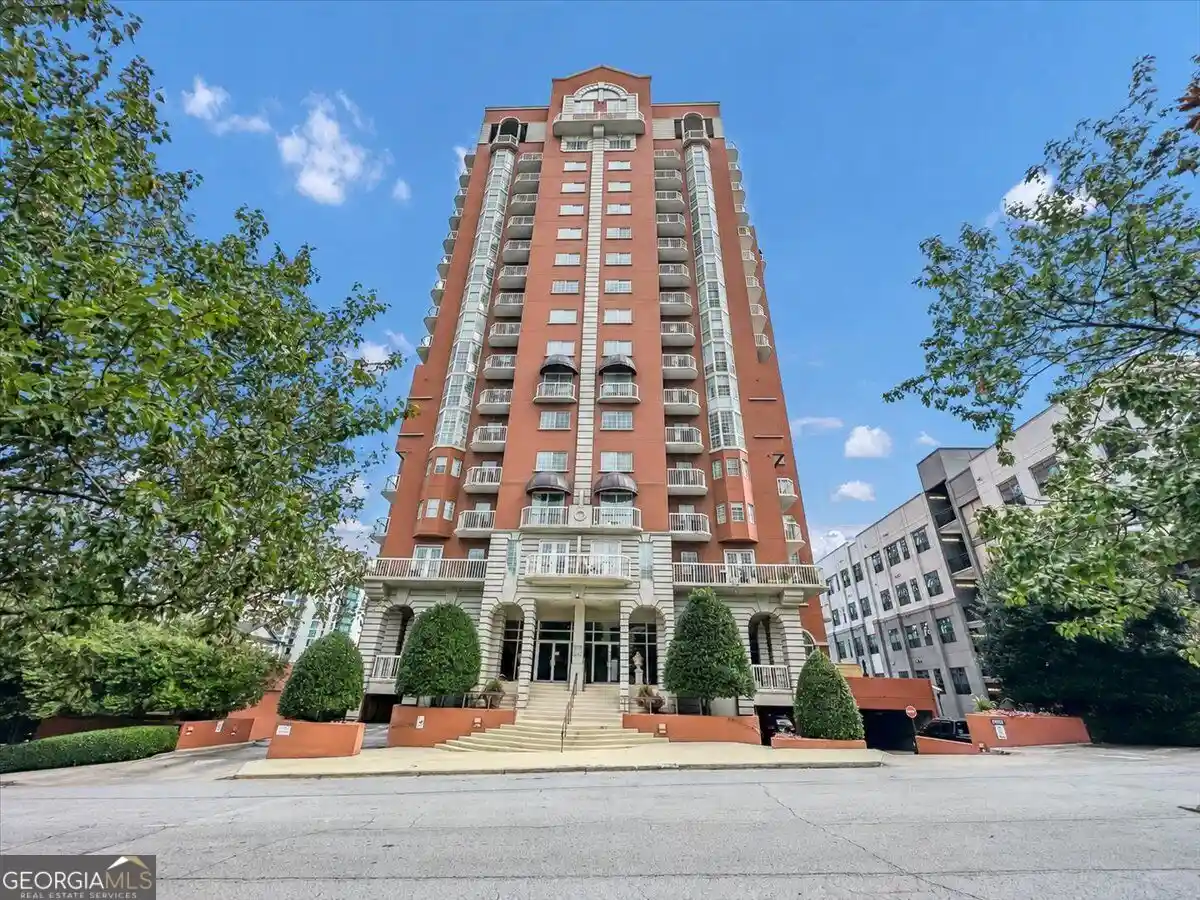 Photo 3 of Condo for sale at 3435 Kingsboro Rd NE #1301, Atlanta, GA 30326 | MLS# 10880586 | Listing updated on 2026-10-29