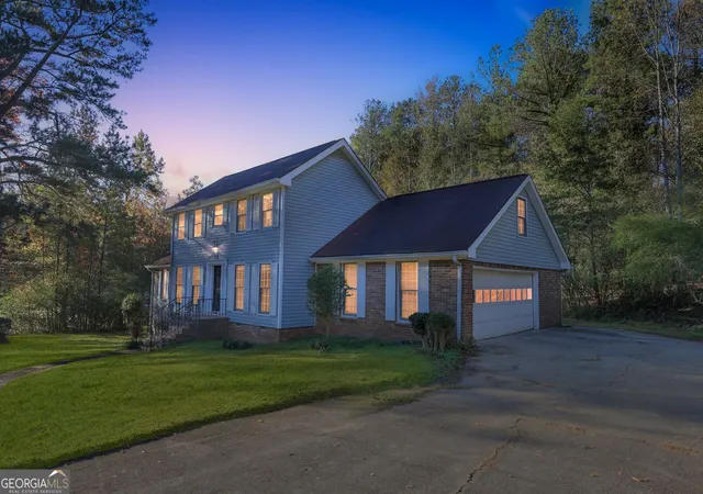 3rd image of 3927 Scarlet Ohara Dr, Ellenwood, GA 30294 | MLS# 10643131