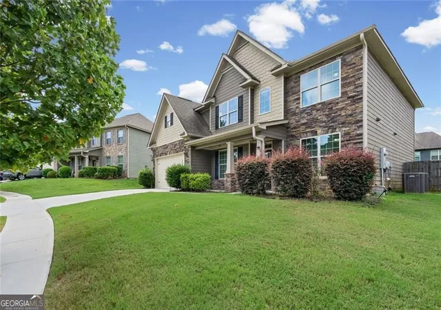 Photo 2 of Single family home for sale at 1125 Acorn Oak Dr, Lawrenceville, GA 30045 | MLS# 10823114 | Listing updated on 2026-09-10