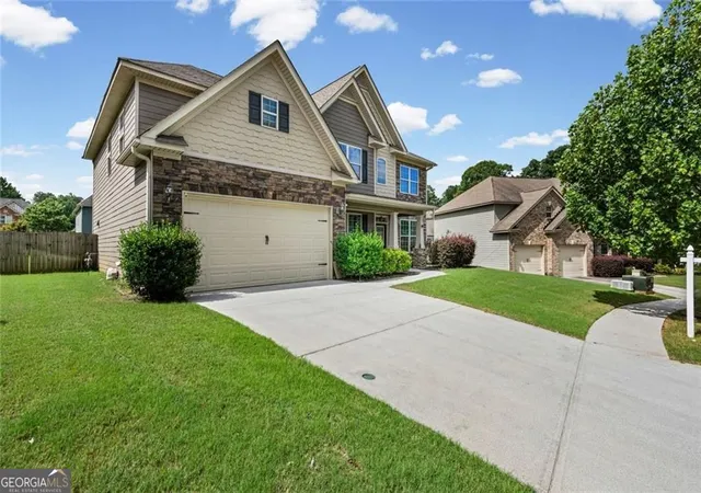 Photo 3 of Single family home for sale at 1125 Acorn Oak Dr, Lawrenceville, GA 30045 | MLS# 10823114 | Listing updated on 2026-09-10