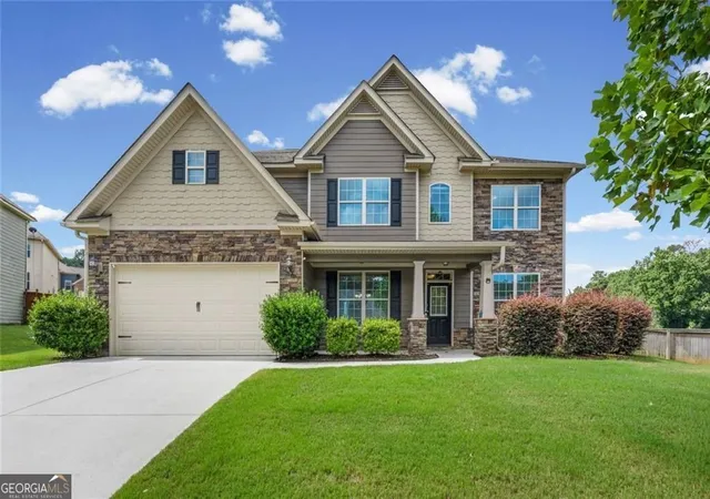 Photo 3 of Single family home for sale at 1125 Acorn Oak Dr, Lawrenceville, GA 30045 | MLS# 10823114 | Listing updated on 2026-10-05