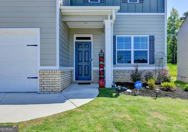 Photo 3 of Single family home for sale at 147 Storm Ln, Hoschton, GA 30548 | MLS# 10797581 | Listing updated on 2026-09-28