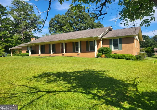 2nd image of 1210 25th St, Valley, AL 36854 | MLS# 10815495
