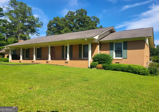 3rd image of 1210 25Th St, Valley, AL 36854 | MLS# 10815495