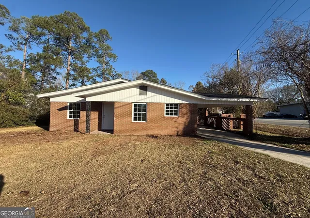 Photo 1 of Single family home for sale at 3 Henry St, Statesboro, GA 30458 | MLS# 10663021 | Listing updated on 2026-01-14