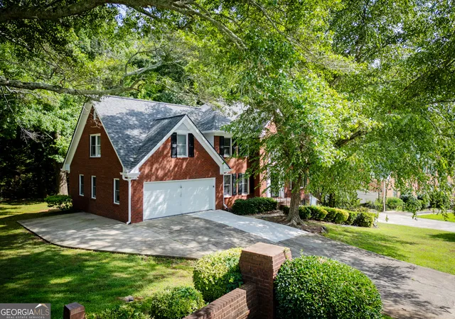 Photo 2 of Sale Pending at 4964 Oak Leaf Ter, Stone Mountain, GA 30087 | MLS# 10790802 | Listing updated on 2026-09-17