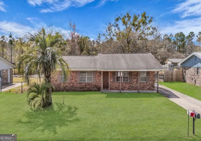 Photo 1 of Single family home for sale at 121 Deerwood Ct, Hinesville, GA 31313 | MLS# 10706503 | Listing updated on 2026-09-18