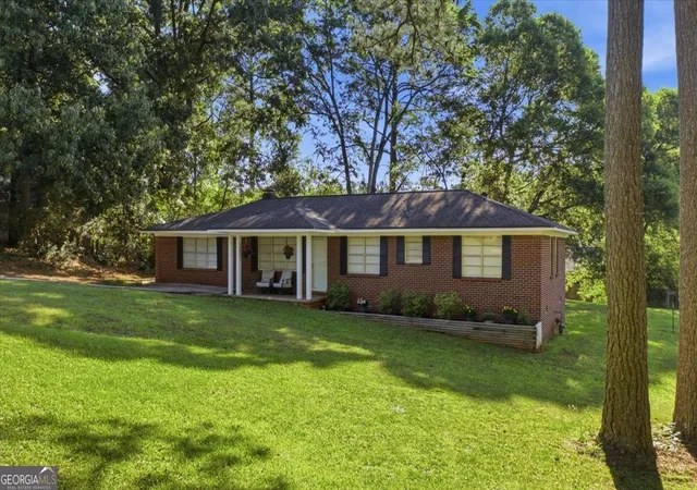 Homes for sale in Calhoun, GA | 112 Pine St Sw, Calhoun, GA 30701 | MLS# 10780229