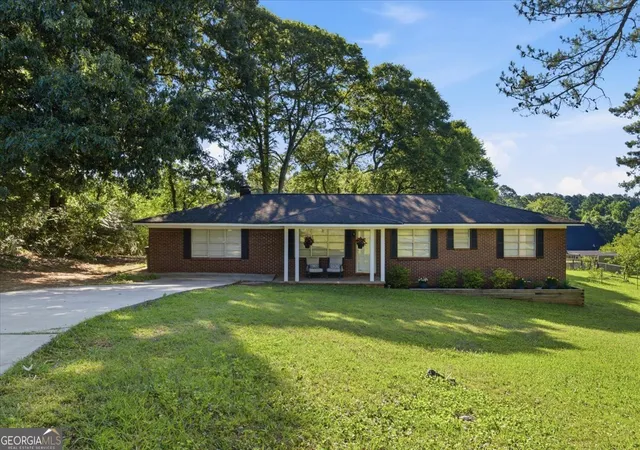Homes for sale in Calhoun, GA | 112 Pine St Sw, Calhoun, GA 30701 | MLS# 10780229
