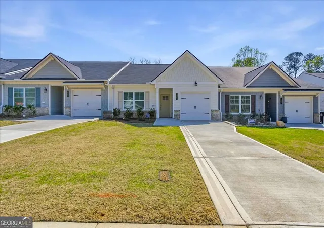 Photo 2 of Townhouse for sale at 25 Silver Leaf Ln #41, Dawsonville, GA 30534 | MLS# 10718791 | Listing updated on 2026-08-30