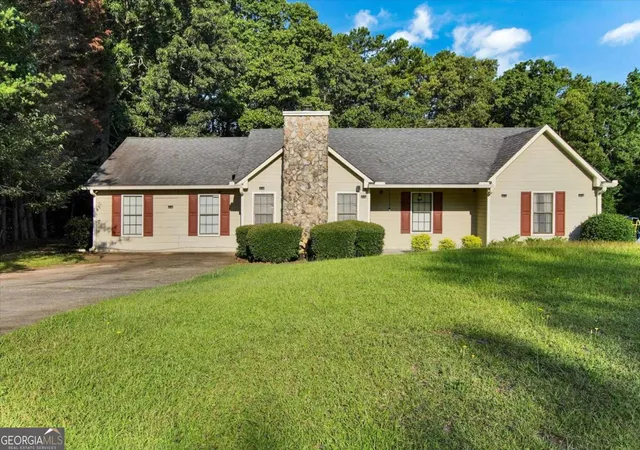 1st image of 11553 Matthews Trl, Hampton, GA 30228 | MLS# 10806617
