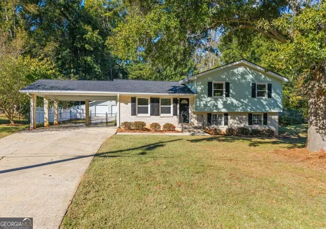 Photo 1 of Single family home for sale at 7425 Rountree Dr, Riverdale, GA 30274 | MLS# 10879827 | Listing updated on 2026-10-28