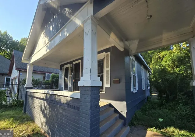 Photo 2 of Single family home for sale at 415 King Arnold St, Hapeville, GA 30354 | MLS# 10832992 | Listing updated on 2026-08-26