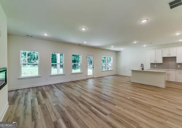 Photo 3 of Single family home for sale at 427 Windy Ln, Jonesboro, GA 30238 | MLS# 10817409 | Listing updated on 2026-09-20